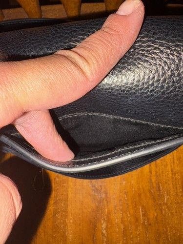 Bandolier kleine Umhängetasche schwarz genarbtes Leder mit Klappe - Bild 8 von 10