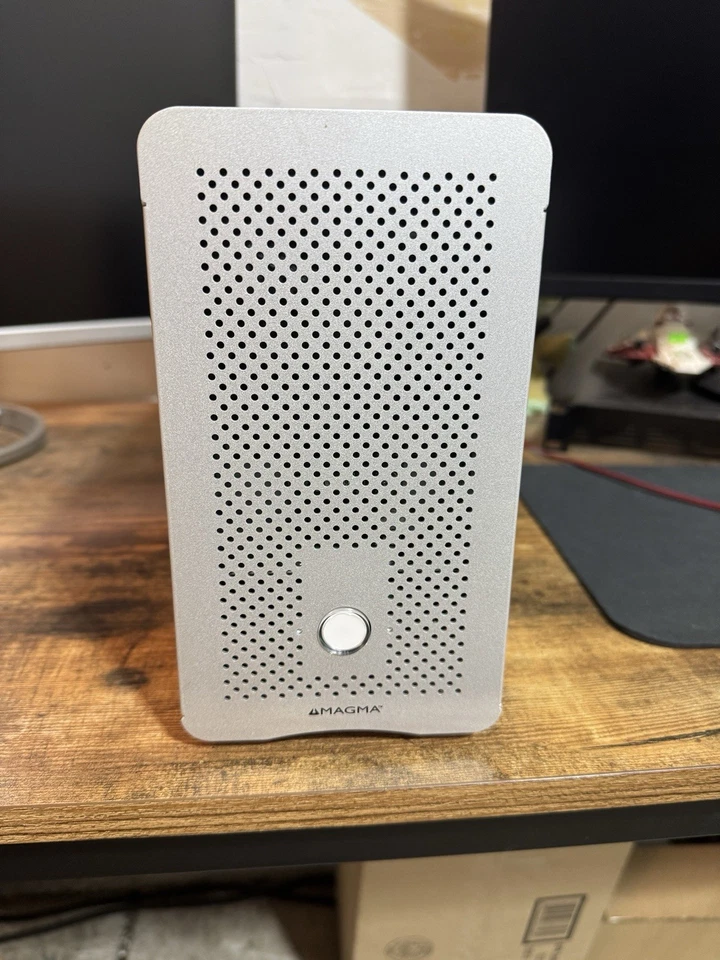 Magma ExpressBox 3T - 3 ranuras PCIe, chasis de expansión Thunderbolt 2 Foto 2 de 4