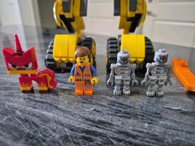 100% Complete LEGO The LEGO Movie 70814 Emmet's Construct-O-Mech W/instructions