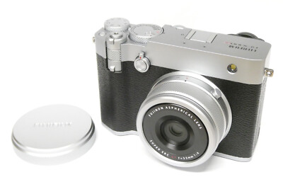 Fujifilm GFX100 RF silber gebraucht ca. 600 Auslösungen GFX 100 RF in ovp