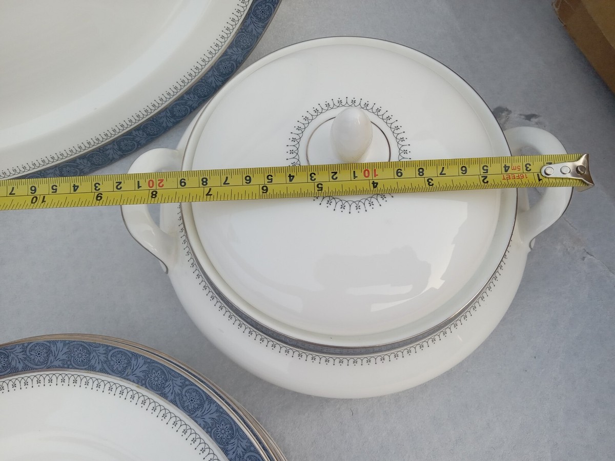Royal Doulton Sherbrooke H.5009 English Bone China 22pcs