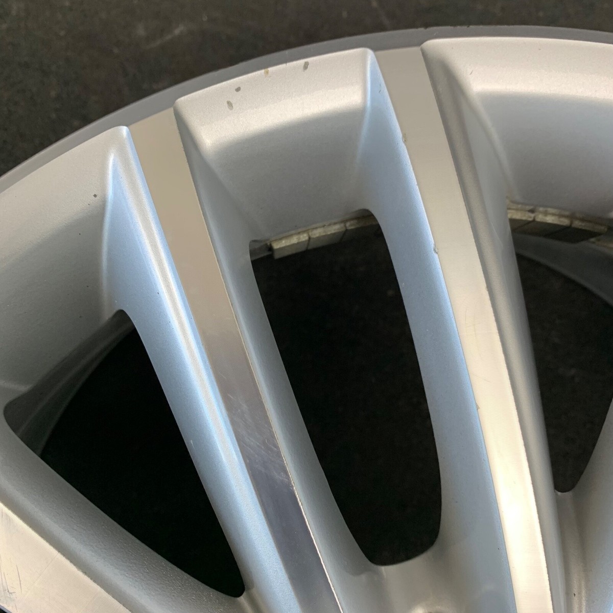 4) VW Volkswagen Jetta Jetta GLI Original Wheels Rims + Caps 17