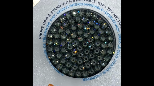 Handmade Bling Black Popsocket made with Black Diamond Swarovski Crystals - 第 1 支影片,共 1 支