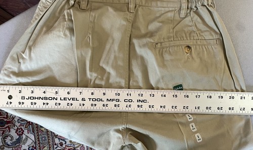 NWOT VTG Cabela’s Womens Bermuda Shorts Khaki Pleats Sz 6 NOS Hiking Outdoors - Picture 7 of 9