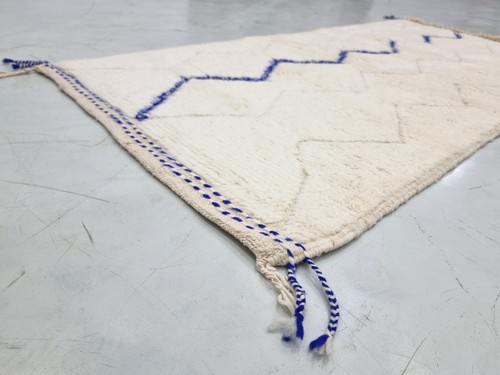 Moroccan Handmade Beniourain Rug 3'2x6'5 Berber Tufted Blue & White Wool Rug - Picture 8 of 11