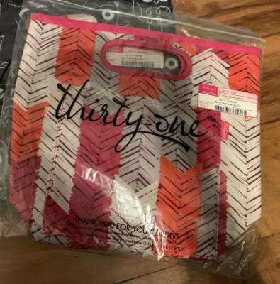 Feather Chevron THIRTYONE Thirty One 31 Gifts Go-To Thermal Tote BRAND NEW Feather Chevron THIRTYONE Thirty One 31 Gifts Go-To Thermal Tote BRAND NEW