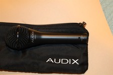 Audix OM-2 Hypercardioid Dynamic Handheld Vocal Microphone w/ Soft Case. tested.