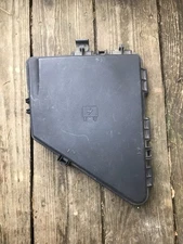 05 06 07 Cadillac STS OEM GM Engine Fuse Relay Box TIPM Lid Cover 2005 2006 2007