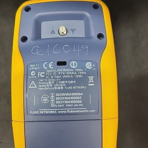 Fluke Networks AirCheck Wi-Fi Handheld Wireless Network Tester - Unit Only - Picture 3 of 4