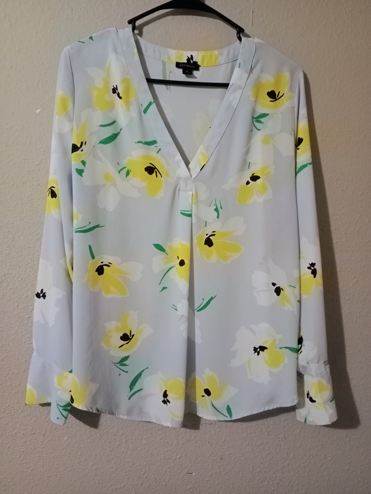 Ann Taylor Top Blouse Floral V Neck Long Sleeve Pullover Size M