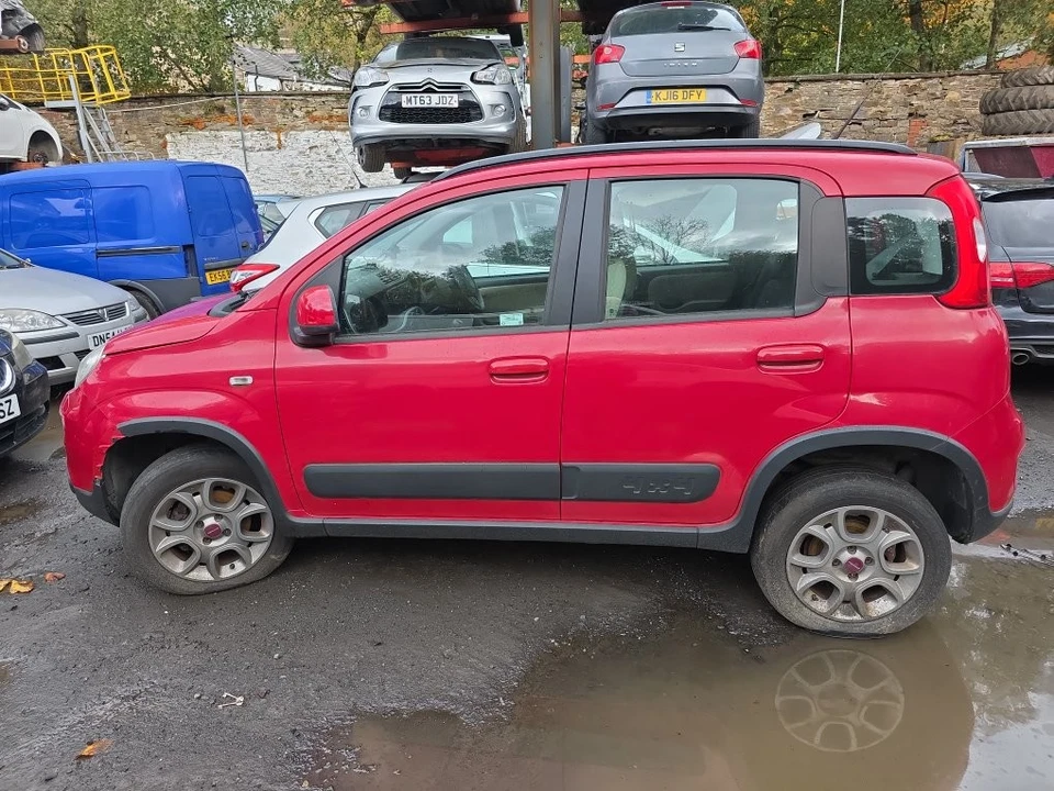 Pedal acelerador Fiat Panda Mk3 4x4 5 puertas escotilla 2010-2016 Foto 3 de 4