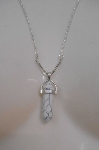 Handgefertigt von mir ~ weiß marmorierter Kristall Anhänger + Drahtwicklung ~ SP Kette Halskette - Bild 1 von 3