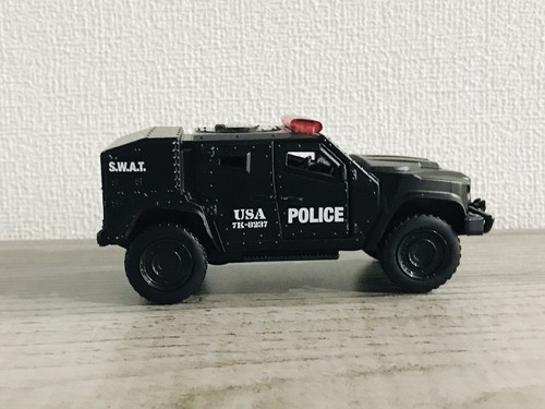 SWAT POLICE TACTICAL UNIT TEAM VEICOLO DI SOCCORSO CORAZZATO RARO HTF NUOVO MODELLO PRESSOFUSO - Foto 5 di 14