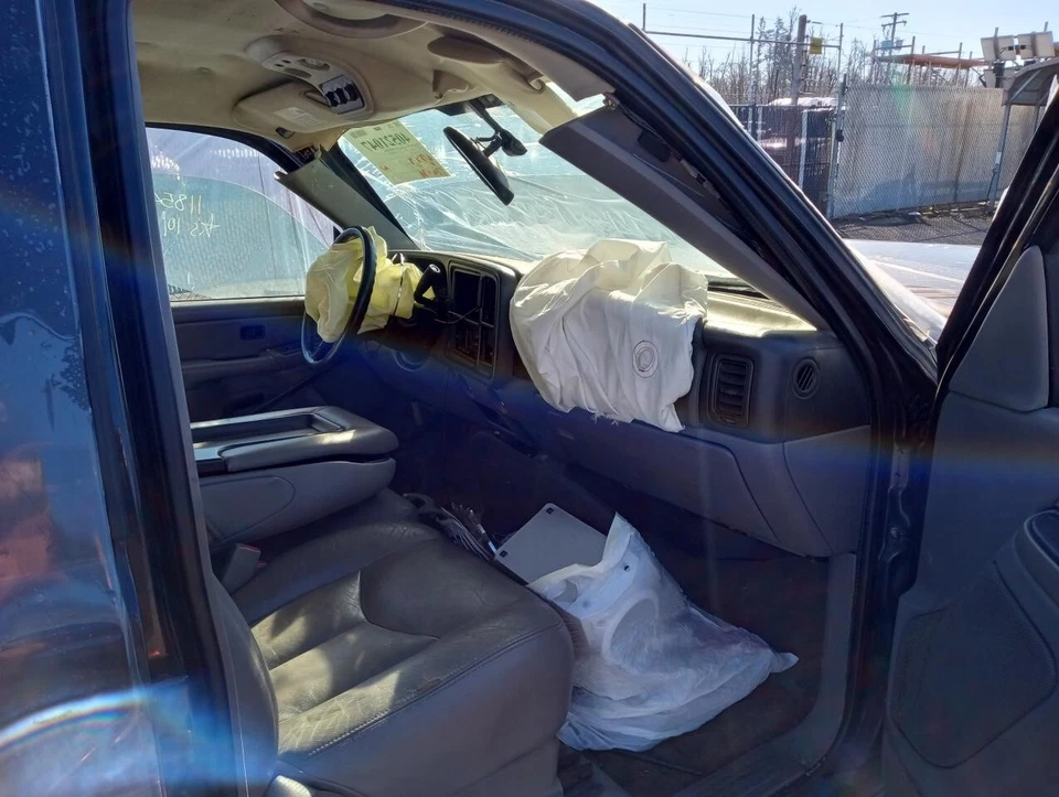 Used Left Sun Visor fits: 2005 Chevrolet Suburban 1500 illuminated Left Grade A - Image 4 of 4