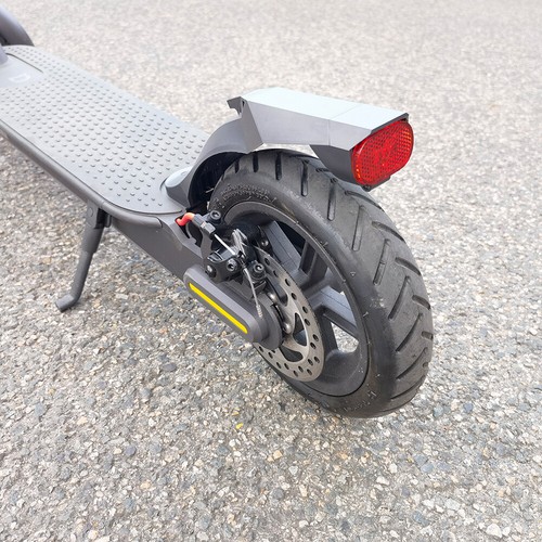 Roller Heckfender Rücklicht Set mit Licht Reifen Schutzblech für Xiaomi M365/Pro/Pro2 - Bild 2 von 26