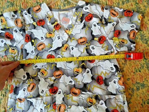 Tafford Size XS Multi Color Ghost & Pumpkin Themed Short Sleeve Scrubs Top - Picture 7 of 8