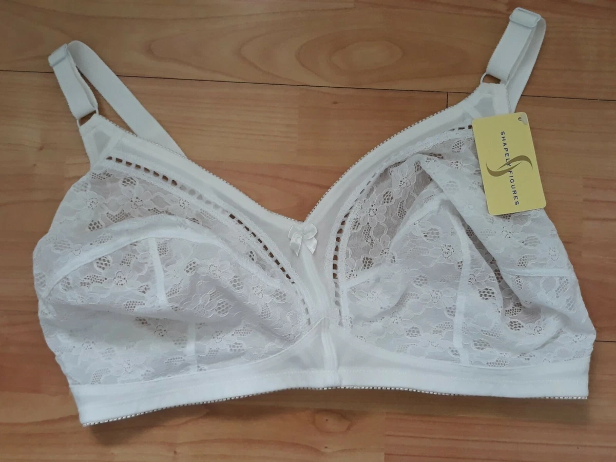 Shapely Figures non wired lacy bra, size 44F, white, 3 hook/eye fastening,  BNWT