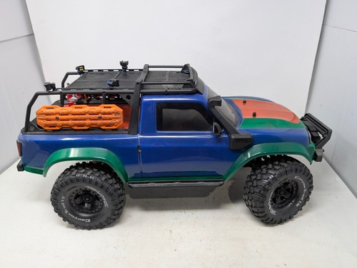 Traxxas TRX-4 RC Crawler Truck w/ Titan 21T Motor & Lipo Battery (UR)