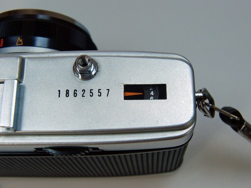 Used / Olympus Trip 35 35mm film Camera / 40mm f/2.8 - Picture 18 of 23