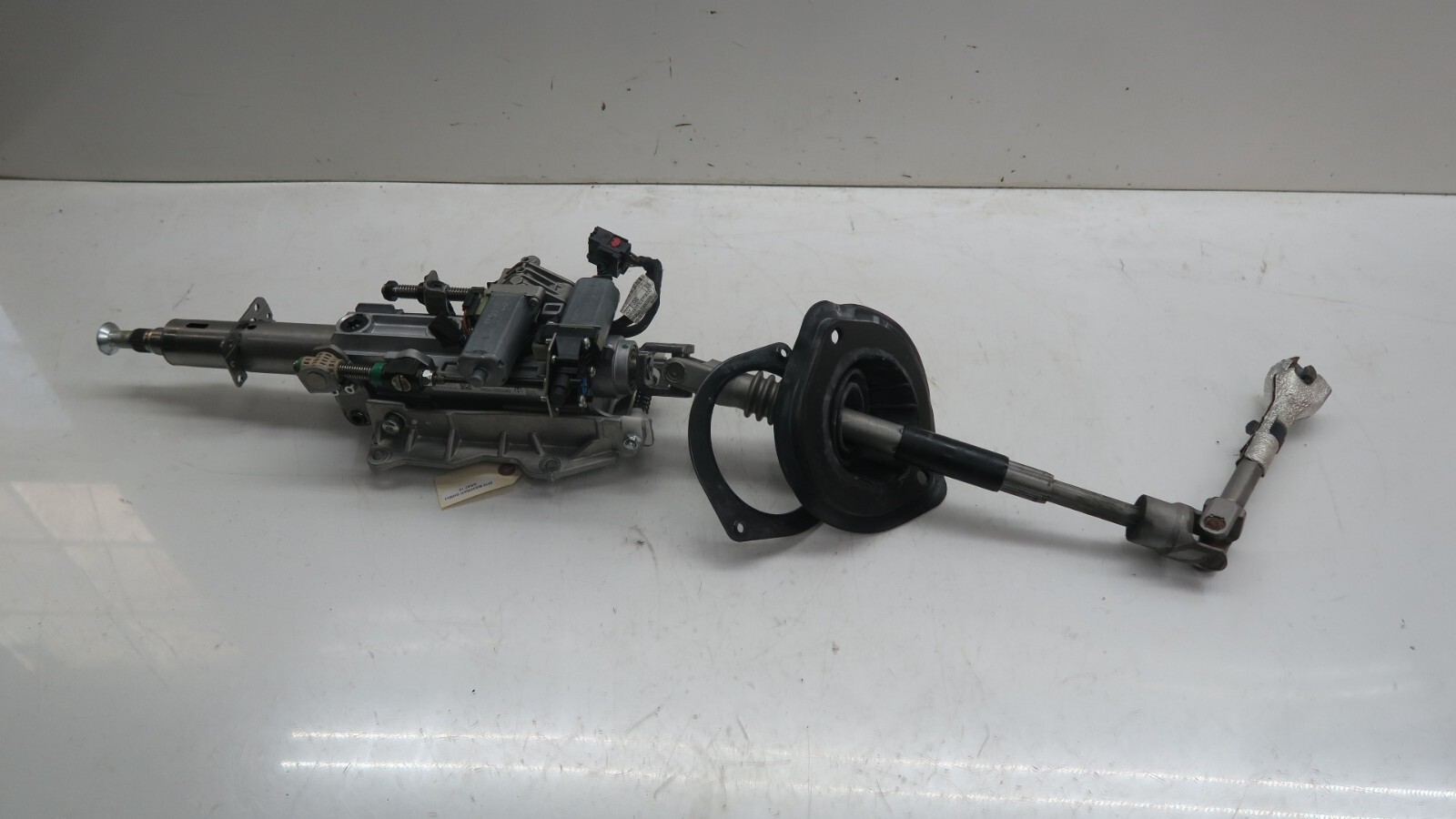 2014-2019 Maserati Ghibli OEM Power Steering Adjust Column W/ Shaft 06700317590
