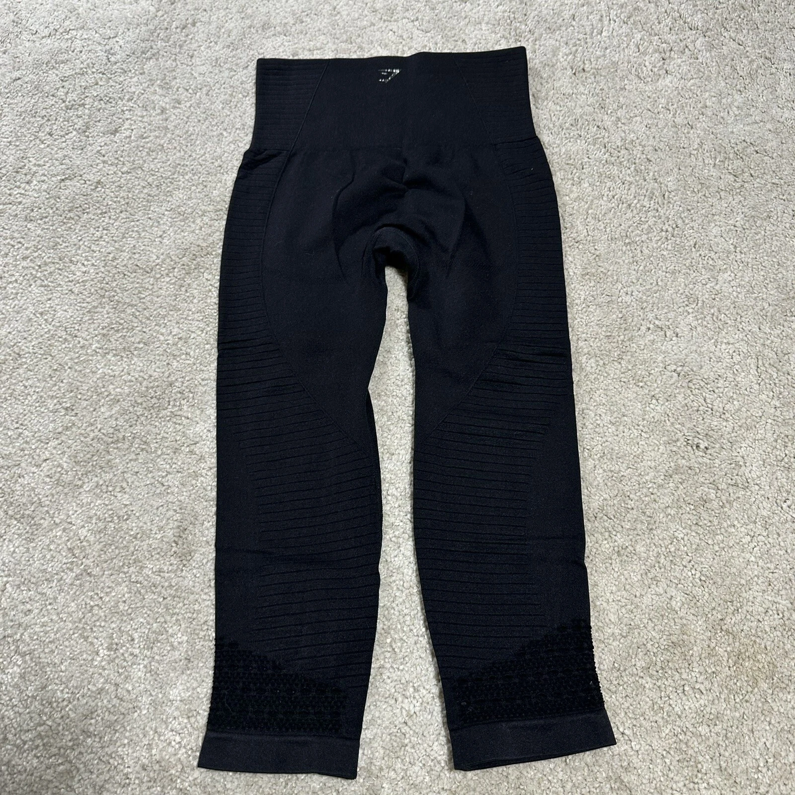 gymshark seamless perforated crop mid rise stretch leggings