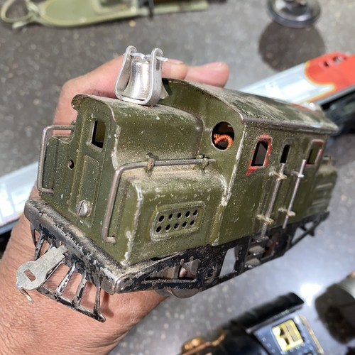 Untested Lot of 5 LionelTrains - Picture 11 of 24