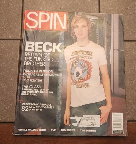 Spin December 1999 Beck The Clash Bagged & Boarded