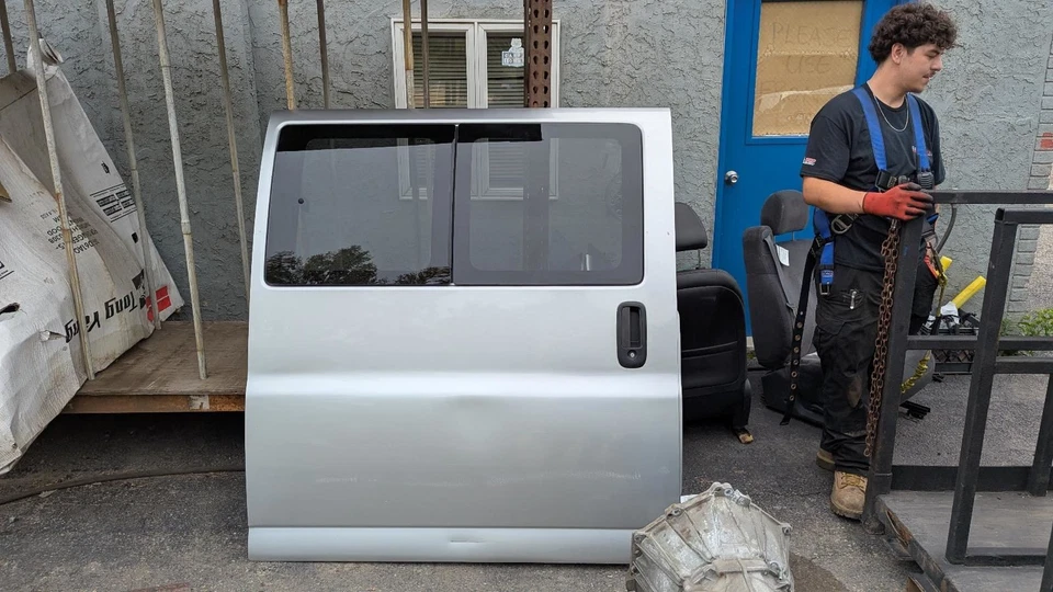 (LOCAL PICKUP ONLY) Rear Side Door Sliding With Window Fits 96-20 EXPRESS 2500 V Foto 4 de 4