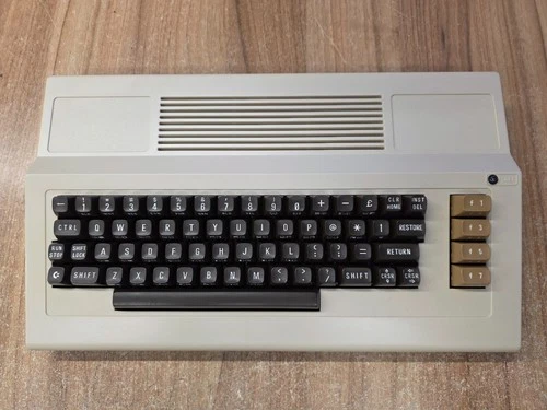 New Commodore 64 in NOS  Aus Case, with New Built 250466 Motherboard & 6581R4AR
