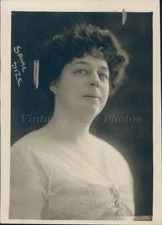 1919 Photo Mrs W Lamar Beautiful Woman Smiling Face Fancy Dress