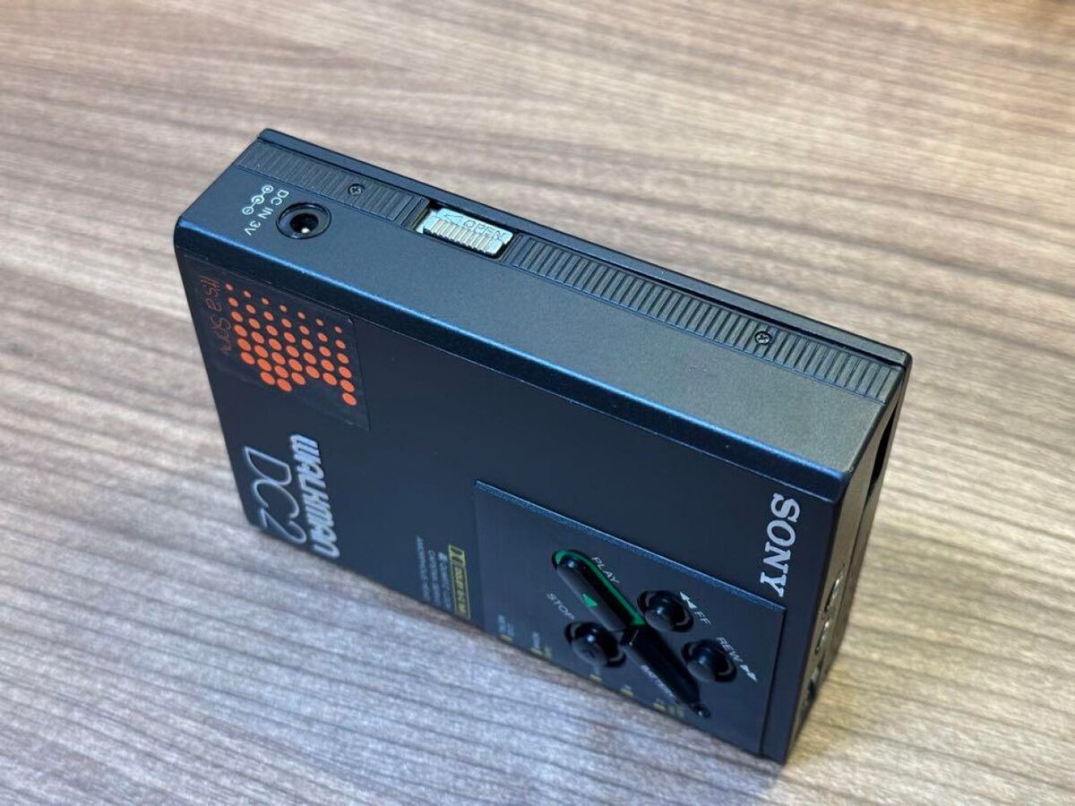 SONY Walkman WM-DC2 Portable Cassette Player High-Quality SONY Walkman WM-DC2 Portable Cassette Player High-Quality