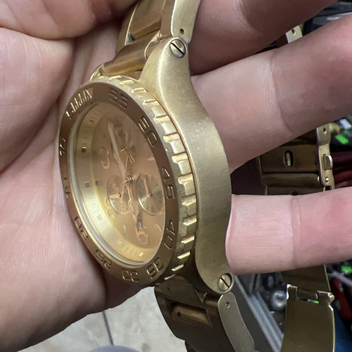Nixon Minimize Men's Gold The 42-20 Chrono Watch 200M Japan Nixon Minimize Men's Gold The 42-20 Chrono Watch 200M Japan