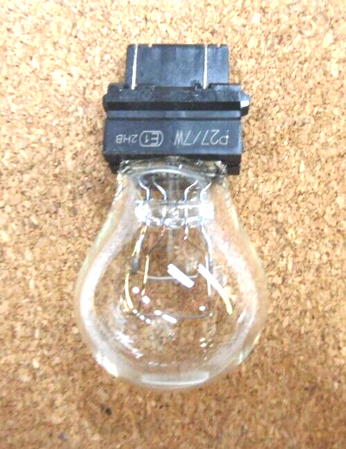 ぷっちー様 Amazon.com: Auto Parts Avenue APA Replacement Headlight with
