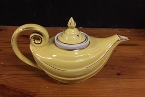 SALE Vtg Hall Aladdin Teapot Yellow Standard Gold trim 6 Cup WInfuser