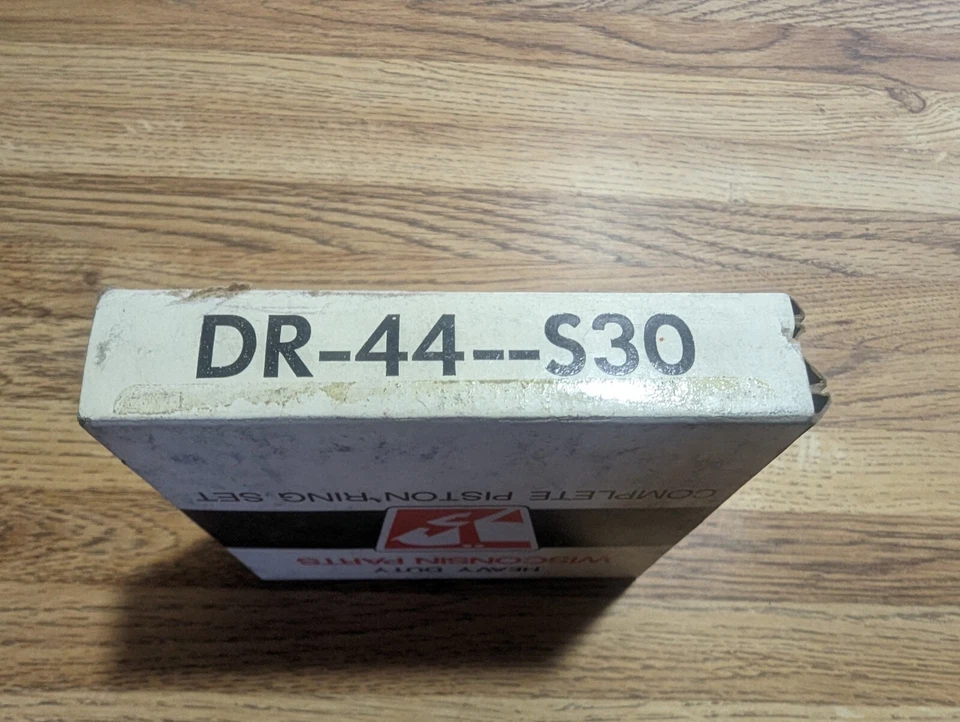 Полный комплект поршневых колец для высокопрочного двигателя Wisconsin DR-44-S30 - Изображение 2 из 4