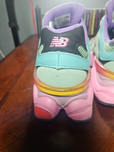 Zapatos New Balance 9060 para hombre 8,5 D deformados multicolor U9060WRB - Imagen 14 de 24