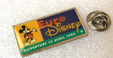 pin's vintage Disney parc  Eurodisney (ouverture 12 avril 1992) argenté