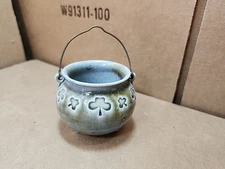 Vintage WADE Irish Porcelain Shamrock Cauldron Pot  Made In Ireland 2”