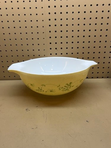 Pyrex Shenandoah Yellow Cinderella 4 Qt Mixing Bowl 444 Vintage