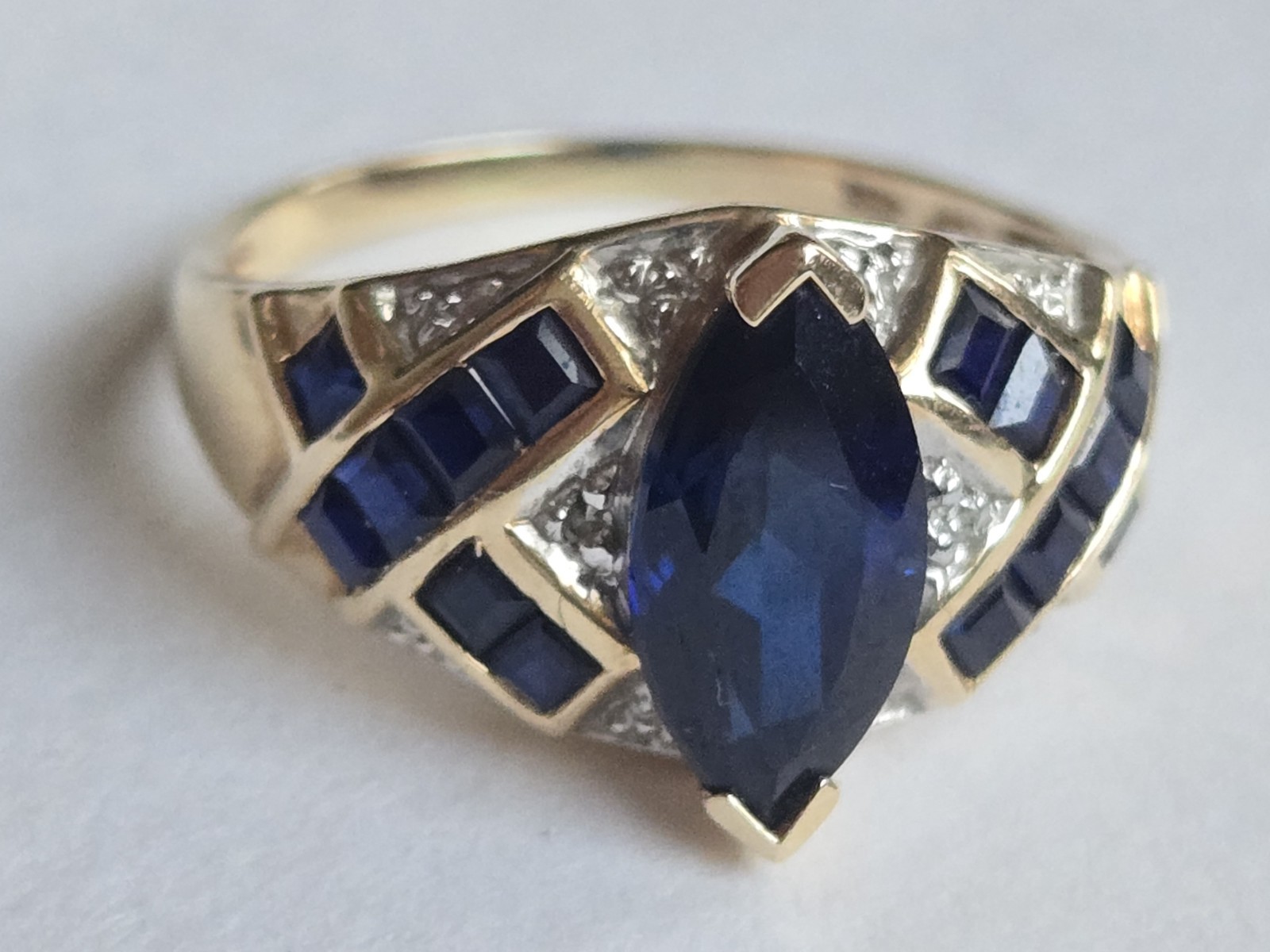 10K Solid Gold Diamond Sapphire Statement Ring-Sz… - image 4