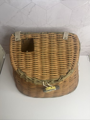 Vintage Wicker Fishing Creel Basket Wood Fish Ornament Closure Colorful - Picture 3 of 4