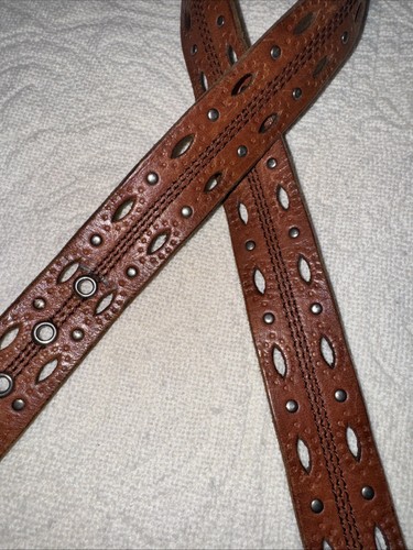 Carhartt Womens Brown Leather Studded & cutout Belt Size S waist to 32"- 36" - Picture 4 of 5