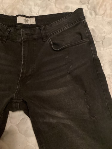 Jeans Strappati Corti Neri REBEL, Taglia L, Vestibilitá Stretta,skinny Shorts - Foto 5 di 5