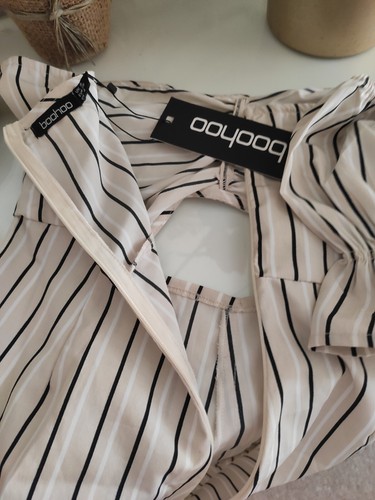 Boohoo Stripe Cold Shoulder Ruched Playsuit Size 8 - Picture 8 of 10