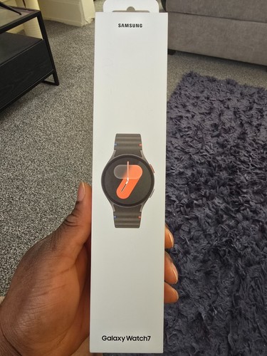 Samsung Galaxy Watch7 SM-L3DONZGAEUA Green with Galaxy AI Health Monitoring - Picture 3 of 3