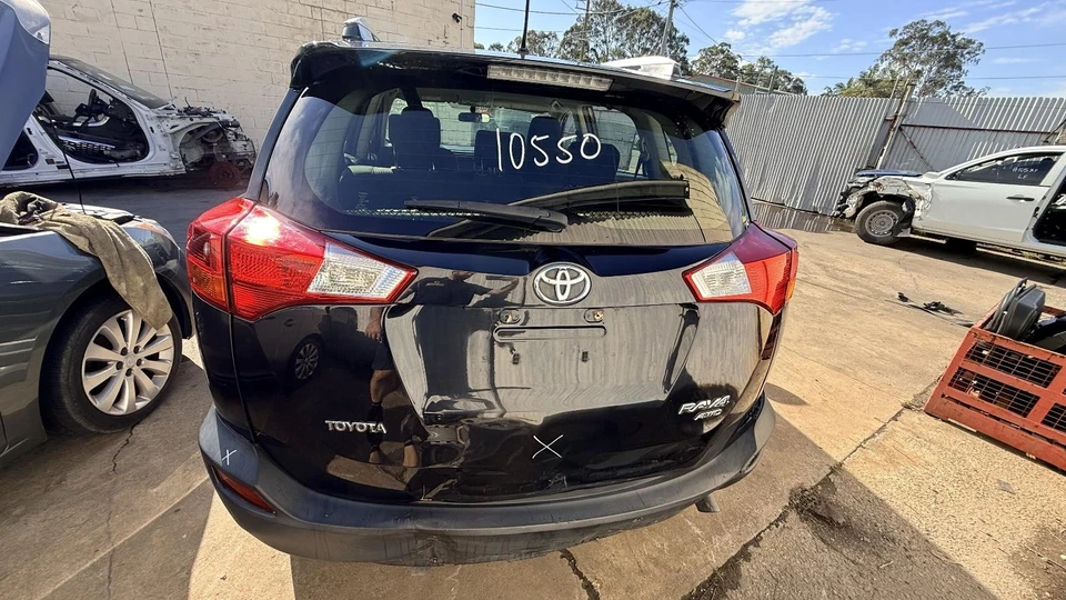 TOYOTA RAV4 XA40 12/2012-12/2018 STEERING COLUMN SHROUD W/ KEY START TYPE - image 3 of 4