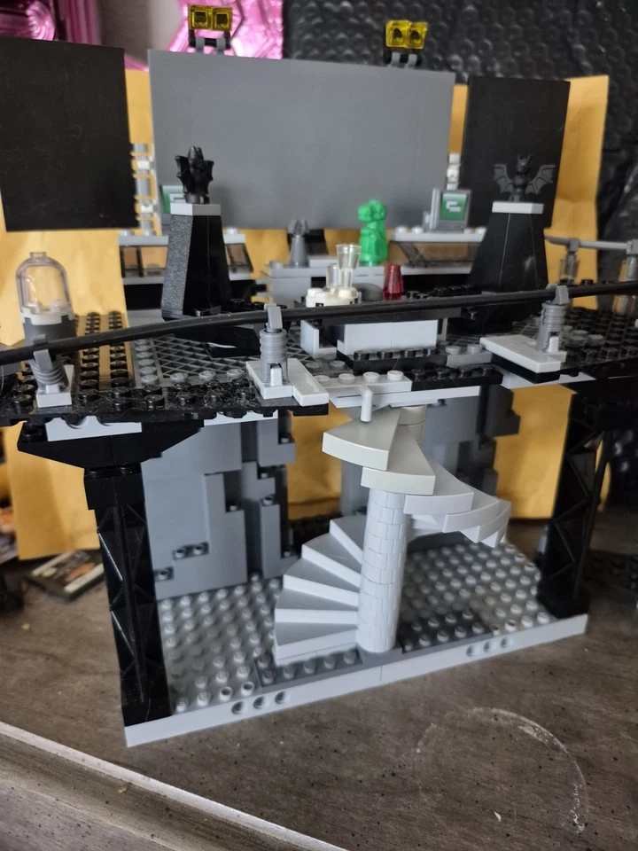 LEGO Batman: El Pingüino Baticueva y el Sr. Freeze's Invasion 7783 no completo Foto 4 de 4