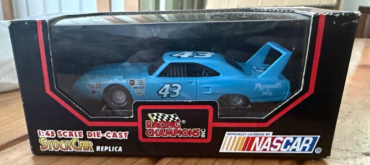 Richard Petty Diecast Sport & Touring NASCAR 1970 Vehicle Year for