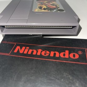 hangtab Rush'n Attack completo di scatola nintendo nes gioco a 5 viti CIB