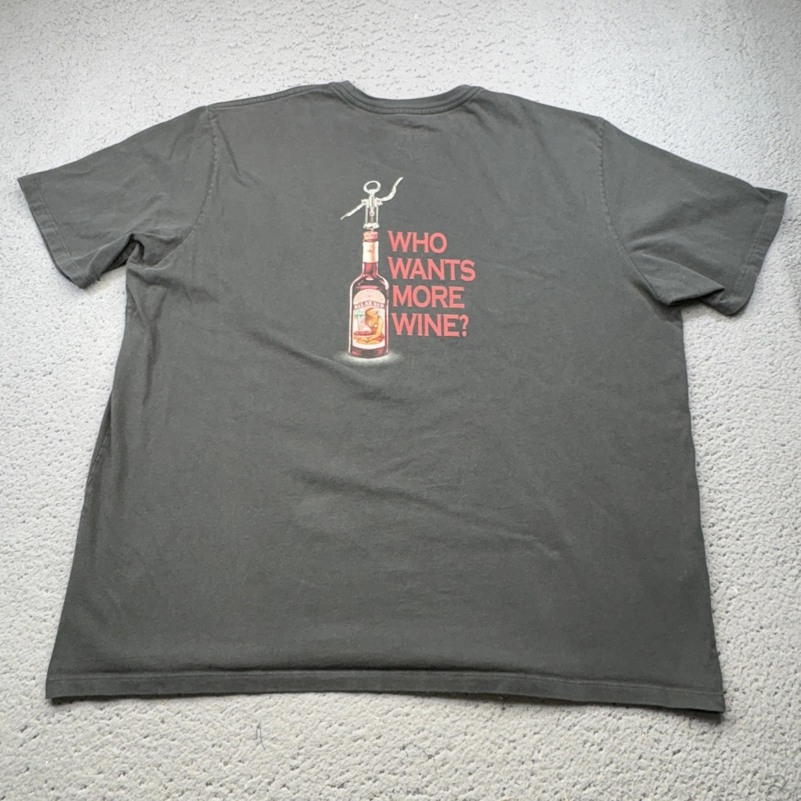 Tommy Bahama Shirt Mens 2XL Gray Relax Wine Bottle Opener Graphic Crew Flyfish